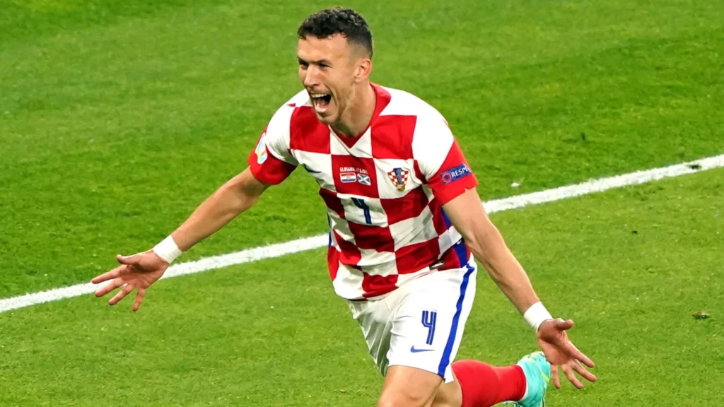 Đâu là mùa giải tốt nhất của Ivan Perisic