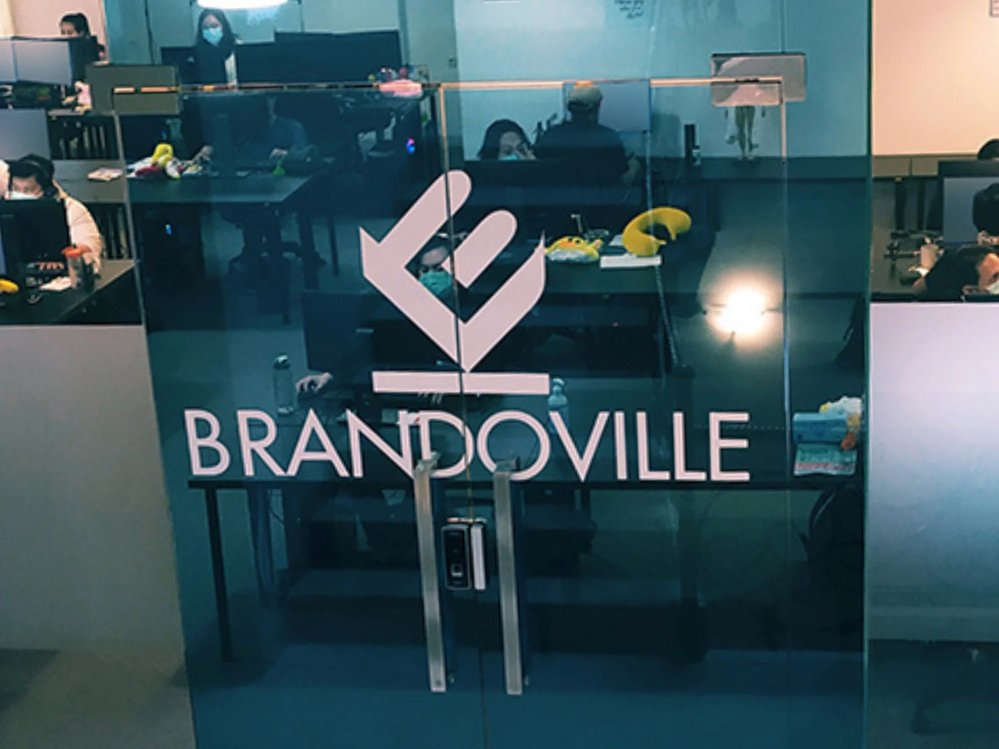 Brandoville Studios đã đóng cửa vào năm ngoái