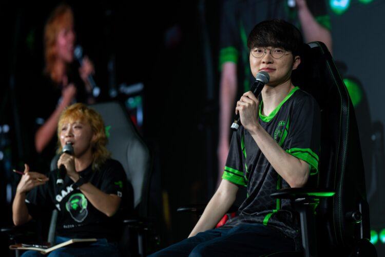 Faker trả lời phỏng vấn tại kỷ niệm 10 năm hợp tác cùng Team Razer