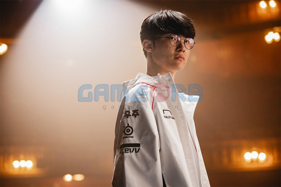 Faker hiếm khi quan tâm đến các giải đấu Esports khác, bởi anh gần như chỉ tập trung toàn bộ sự chú ý vào LMH