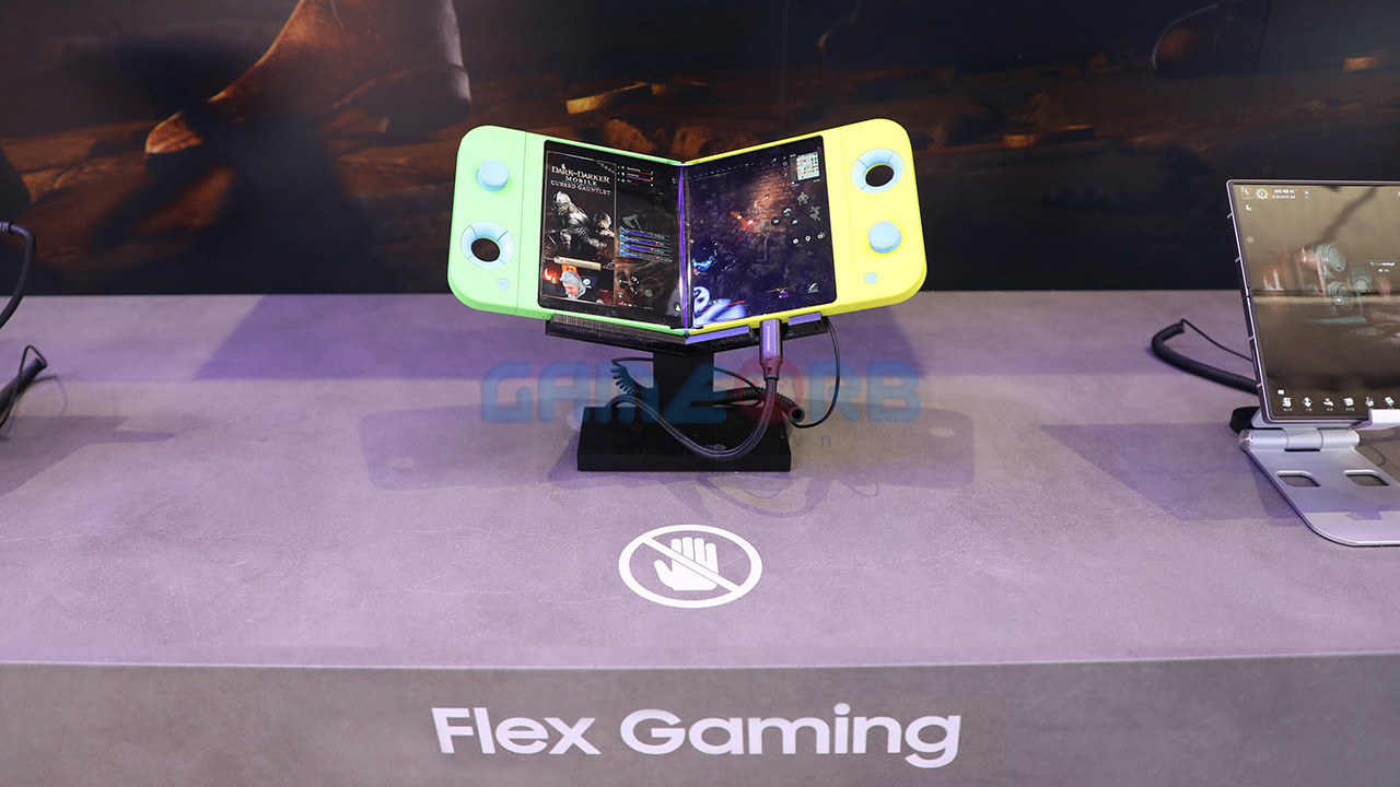 Một điểm nhấn tại sự kiện là Flex Gaming, một thiết bị ý tưởng với màn hình 7,2 inch có thể gập đôi, giúp dễ dàng mang theo